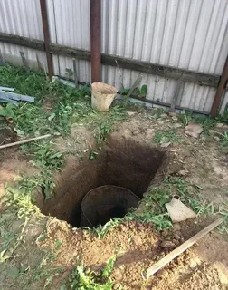 Копка выгребной ямы